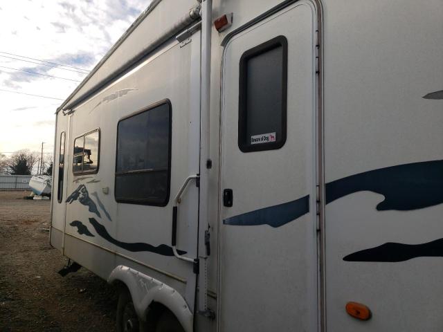 4YDF338255D513444 - 2005 KEYSTONE MONTANA WHITE photo 6