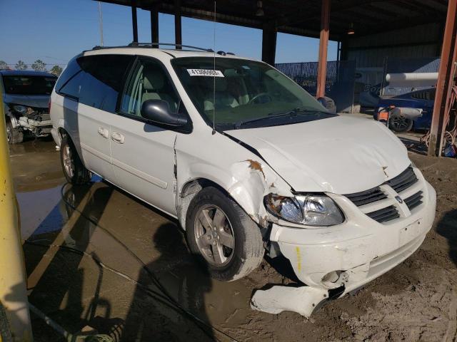 2D4GP44L25R574380 - 2005 DODGE GRAND CARA SXT WHITE photo 4