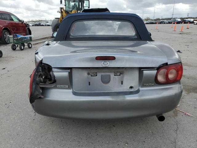 JM1NB353830312382 - 2003 MAZDA MX-5 MIATA BASE SILVER photo 6