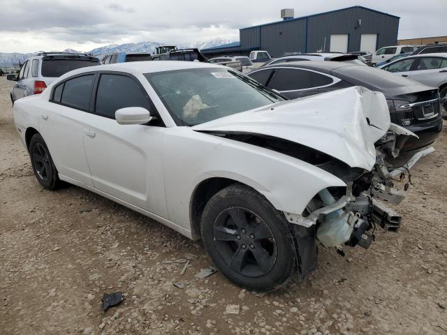 2C3CDXBGXDH558450 - 2013 DODGE CHARGER SE WHITE photo 4