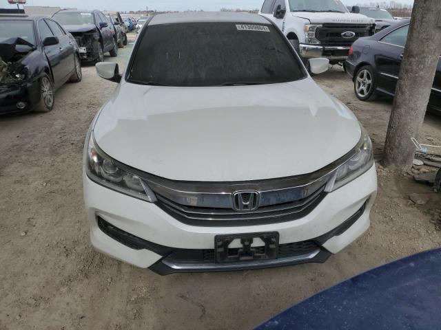 1HGCR2F6XHA027000 - 2017 HONDA ACCORD SPORT WHITE photo 5