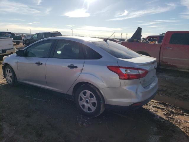 1FAHP3E24CL476433 - 2012 FORD FOCUS S SILVER photo 2