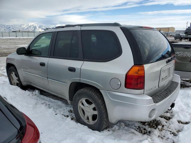 1GKDT13S462110143 - 2006 GMC ENVOY SILVER photo 2