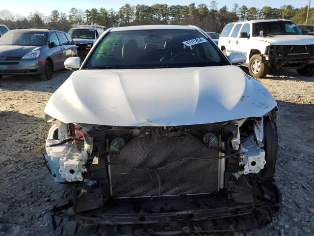 4T1B11HK4JU044946 - 2018 TOYOTA CAMRY L WHITE photo 5