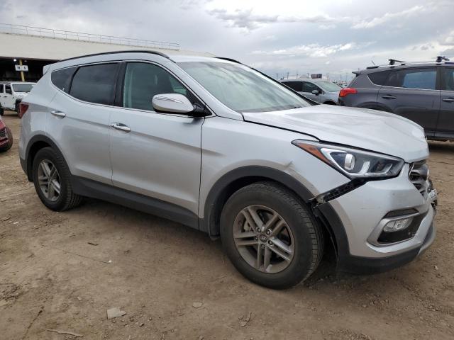 5XYZUDLB4JG505762 - 2018 HYUNDAI SANTA FE S SILVER photo 4