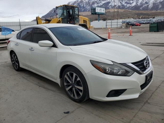 1N4AL3AP7GC248821 - 2016 NISSAN ALTIMA 2.5 WHITE photo 4