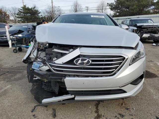 5NPE24AF1GH396480 - 2016 HYUNDAI SONATA SE SILVER photo 5