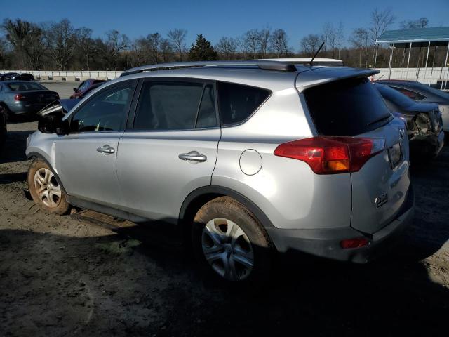 JTMZFREV9FJ045942 - 2015 TOYOTA RAV4 LE SILVER photo 2