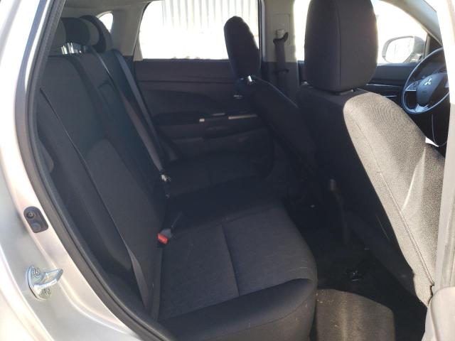 JA4ARUAU5MU017100 - 2021 MITSUBISHI OUTLANDER ES SILVER photo 11