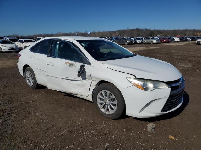 4T4BF1FK4GR530174 - 2016 TOYOTA CAMRY LE WHITE photo 4