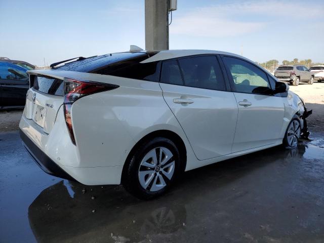 JTDKARFU8J3067658 - 2018 TOYOTA PRIUS WHITE photo 3