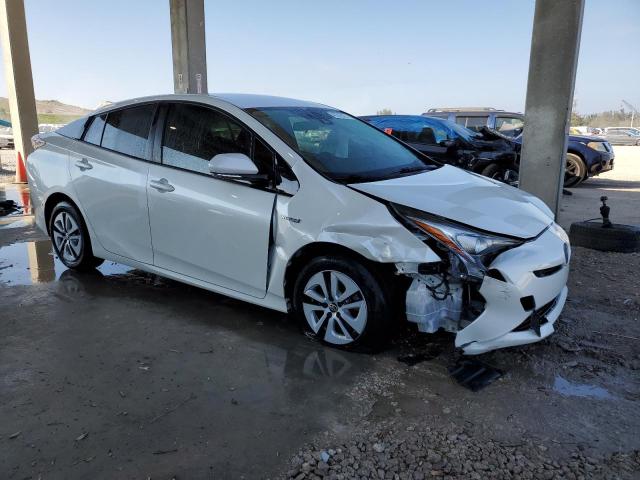 JTDKARFU8J3067658 - 2018 TOYOTA PRIUS WHITE photo 4