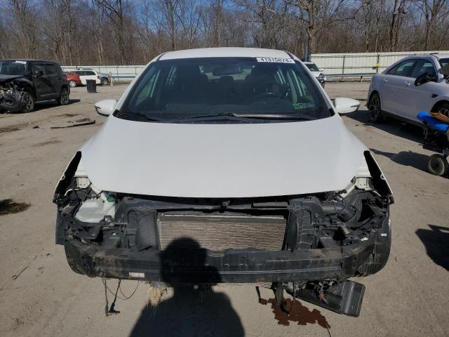 KNAFX5A89G5516083 - 2016 KIA FORTE EX WHITE photo 5