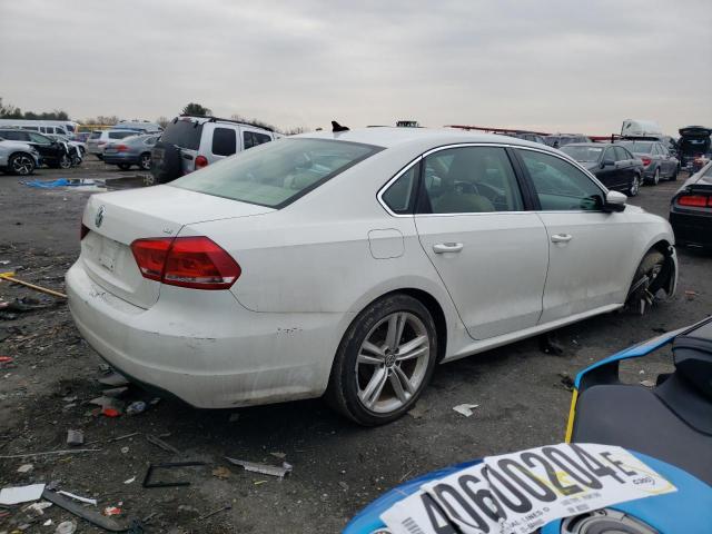 1VWBP7A35EC015439 - 2014 VOLKSWAGEN PASSAT SE WHITE photo 3