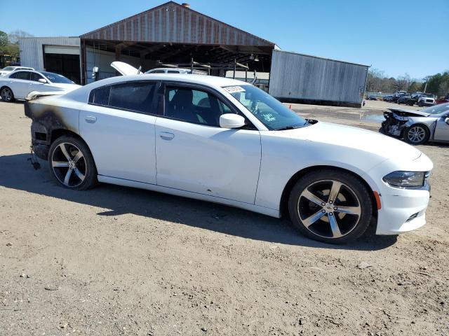 2C3CDXBG3HH557324 - 2017 DODGE CHARGER SE WHITE photo 4