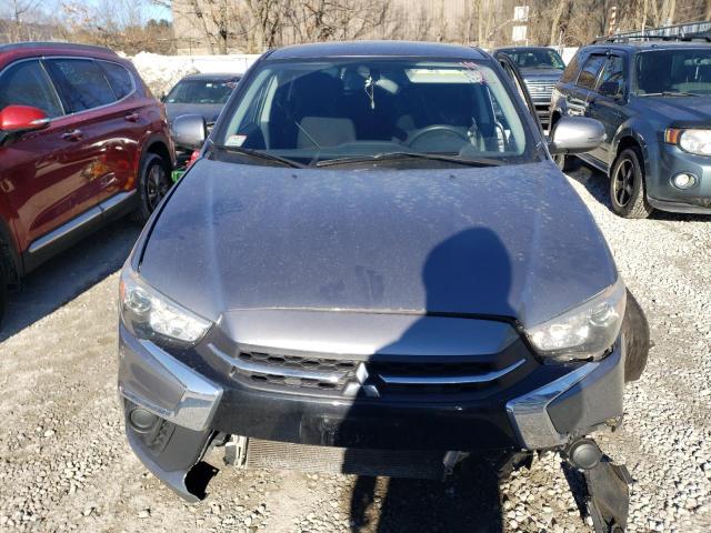 JA4AR3AU2JU023152 - 2018 MITSUBISHI OUTLANDER ES GRAY photo 5