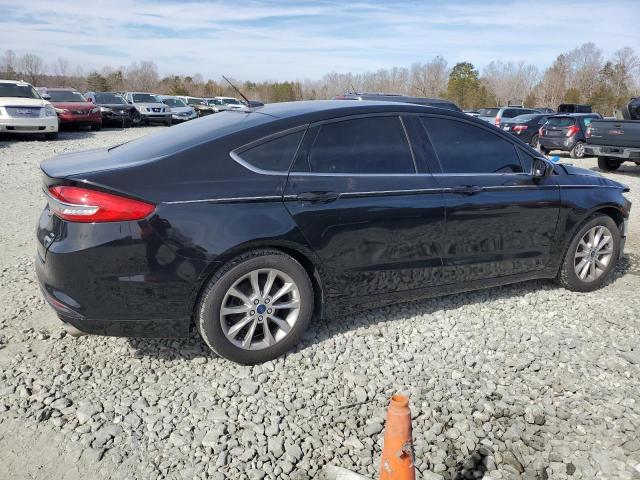 3FA6P0HD7HR262533 - 2017 FORD FUSION SE BLACK photo 3