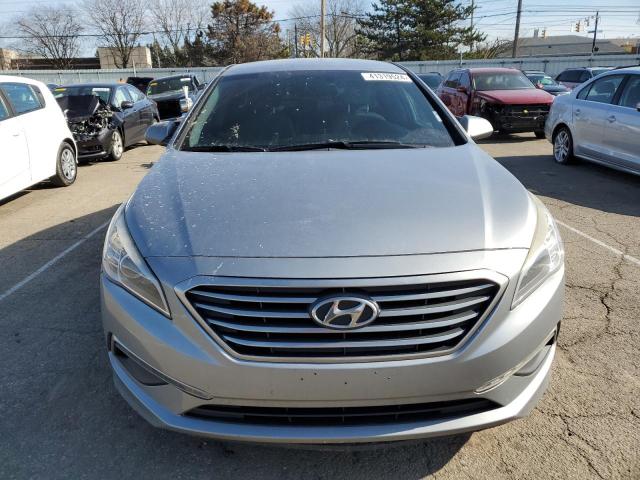 5NPE24AF6FH108595 - 2015 HYUNDAI SONATA SE GRAY photo 5