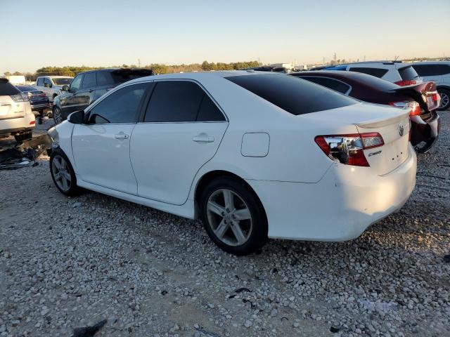 4T1BF1FK1CU576176 - 2012 TOYOTA CAMRY BASE WHITE photo 2