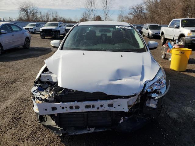 1FADP3F28EL214768 - 2014 FORD FOCUS SE WHITE photo 5