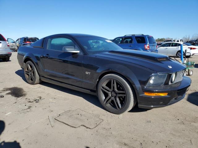 1ZVFT82H865257337 - 2006 FORD MUSTANG GT BLACK photo 4