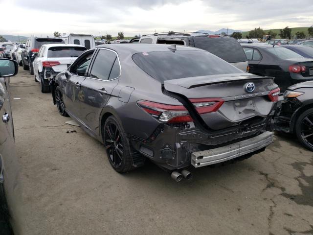 4T1K31AK6NU591629 - 2022 TOYOTA CAMRY XSE GRAY photo 2