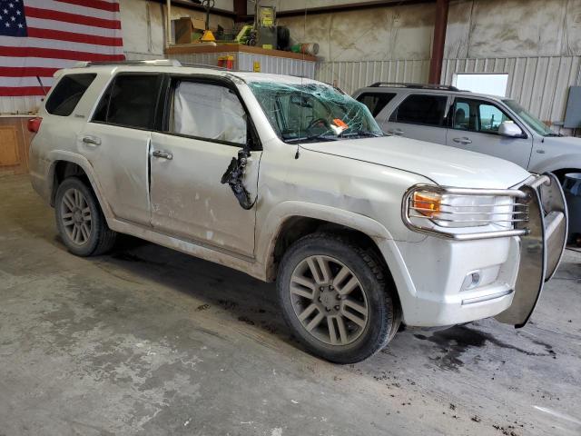 JTEBU5JRXB5033192 - 2011 TOYOTA 4RUNNER SR5 WHITE photo 4