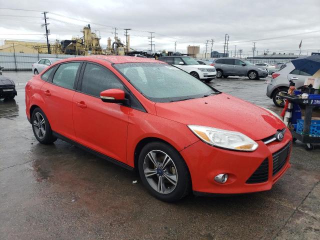 1FADP3F27EL162467 - 2014 FORD FOCUS SE RED photo 4