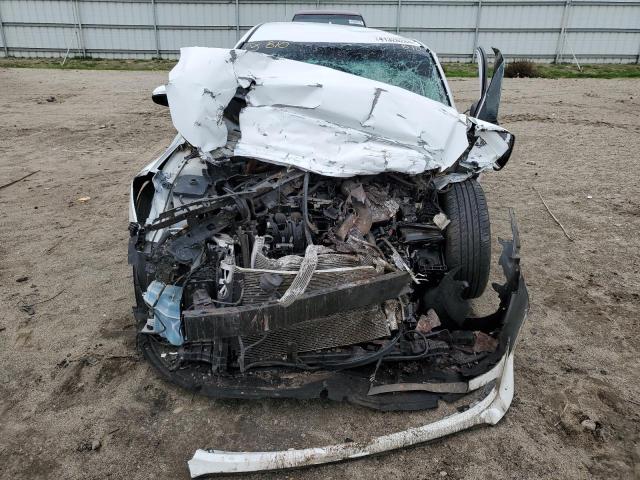 5XXGT4L38JG236513 - 2018 KIA OPTIMA LX WHITE photo 5