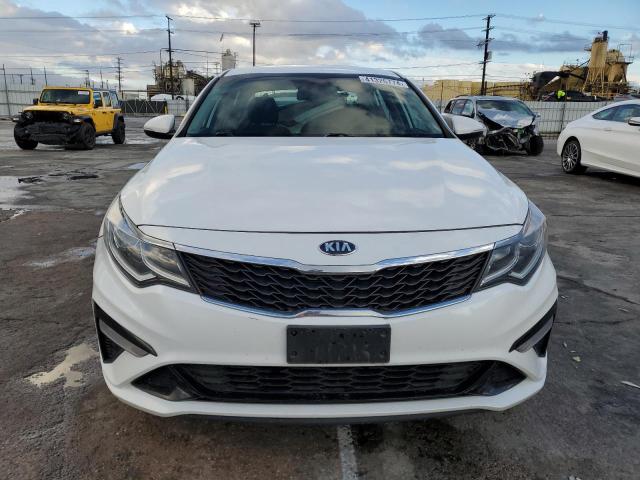 5XXGT4L37KG362251 - 2019 KIA OPTIMA LX WHITE photo 5