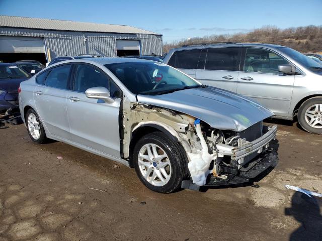 3FA6P0H79FR126833 - 2015 FORD FUSION SE SILVER photo 4