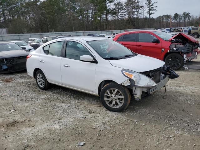 3N1CN7AP3JL853888 - 2018 NISSAN VERSA S WHITE photo 4