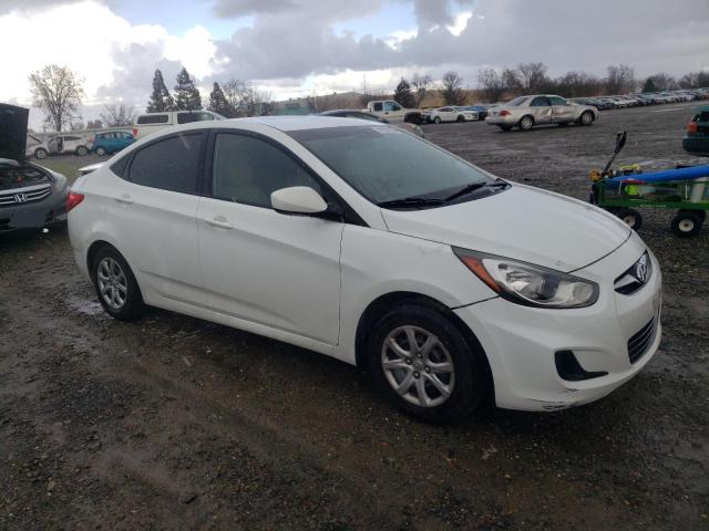 KMHCT4AE4DU310135 - 2013 HYUNDAI ACCENT GLS WHITE photo 4