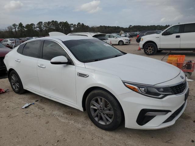 5XXGT4L33LG431213 - 2020 KIA OPTIMA LX WHITE photo 4