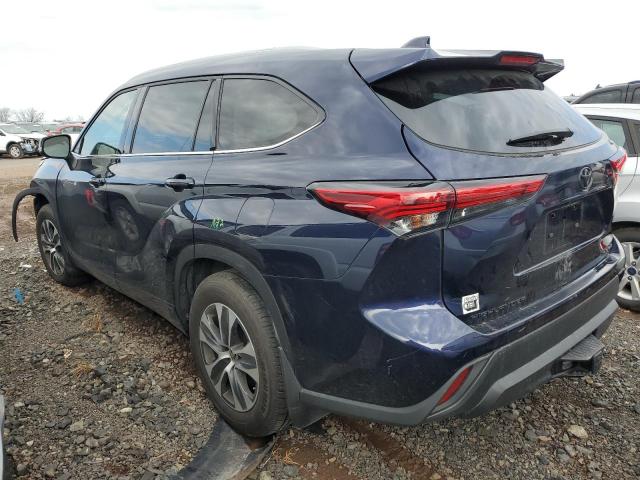 5TDHZRBH0NS582993 - 2022 TOYOTA HIGHLANDER XLE BLUE photo 2