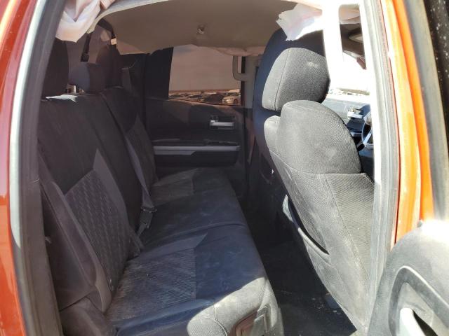 5TFUY5F18JX713521 - 2018 TOYOTA TUNDRA DOUBLE CAB SR/SR5 ORANGE photo 10