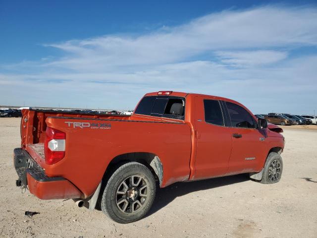 5TFUY5F18JX713521 - 2018 TOYOTA TUNDRA DOUBLE CAB SR/SR5 ORANGE photo 3