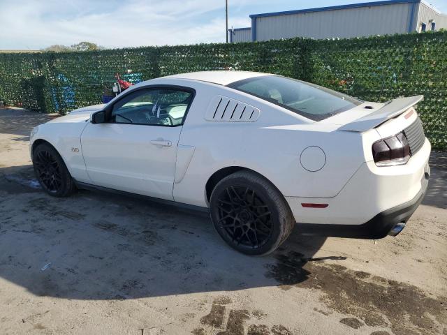 1ZVBP8CF0B5114408 - 2011 FORD MUSTANG GT WHITE photo 2