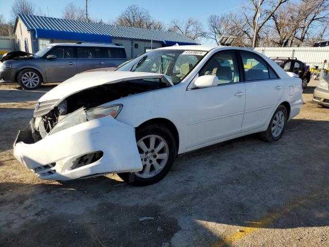 4T1BE32K02U096018 - 2002 TOYOTA CAMRY LE WHITE photo 1