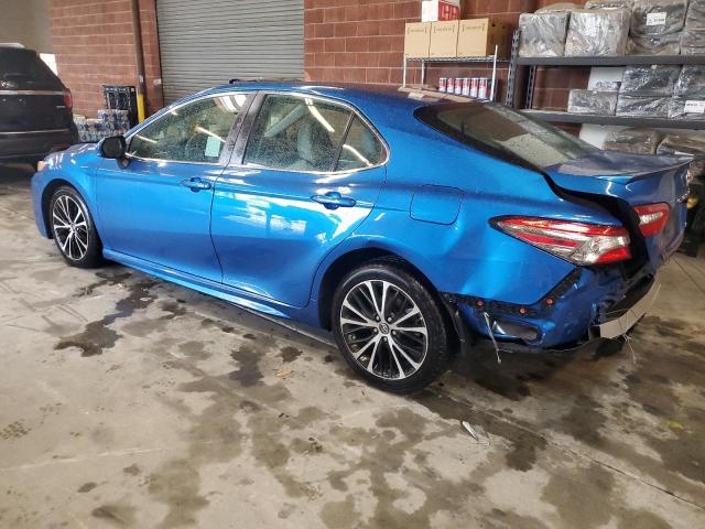 4T1B11HK1JU007191 - 2018 TOYOTA CAMRY L BLUE photo 2