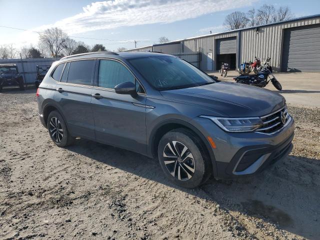 3VV0B7AX3NM120122 - 2022 VOLKSWAGEN TIGUAN S GRAY photo 4