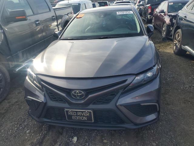 4T1T11AK8PU088052 - 2023 TOYOTA CAMRY SE NIGHT SHADE GRAY photo 5