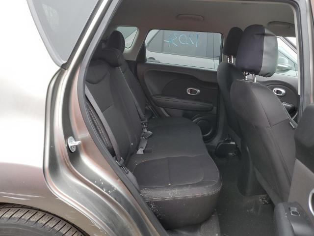 KNDJN2A23J7589989 - 2018 KIA SOUL GRAY photo 10