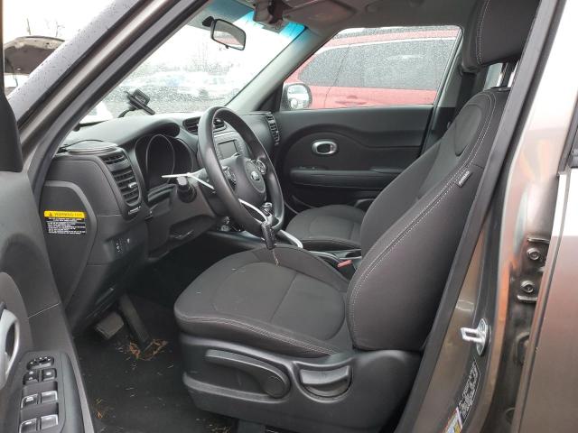 KNDJN2A23J7589989 - 2018 KIA SOUL GRAY photo 7