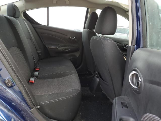 3N1CN7AP0JL884242 - 2018 NISSAN VERSA S BLUE photo 10