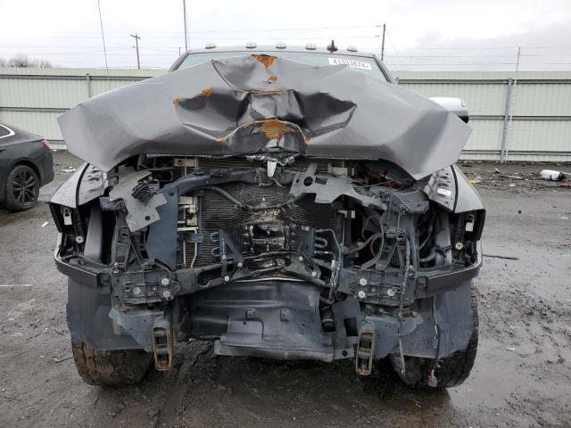 3C6UR5FJ1JG426336 - 2018 RAM 2500 LARAMIE GRAY photo 5