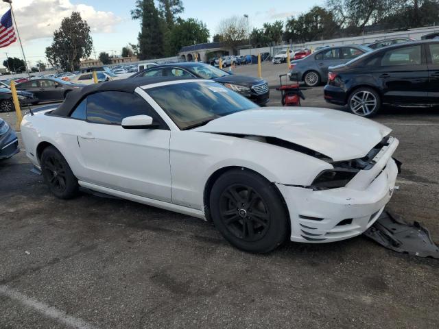 1ZVBP8EM7E5243665 - 2014 FORD MUSTANG WHITE photo 4