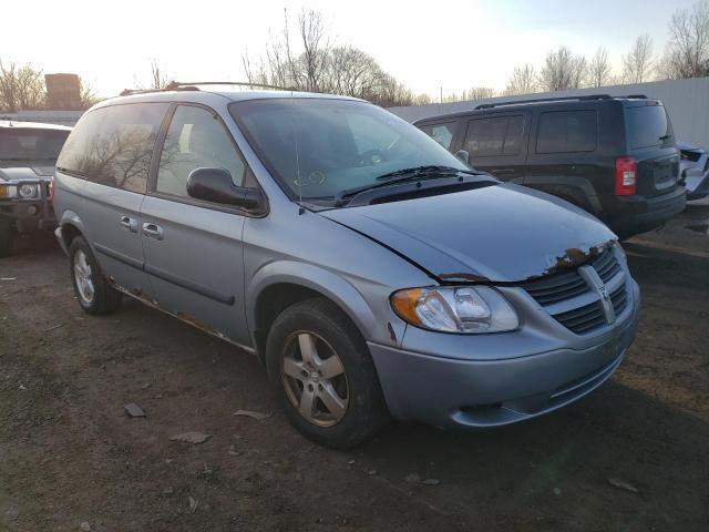 1D4GP45R75B181623 - 2005 DODGE CARAVAN SXT BLUE photo 4