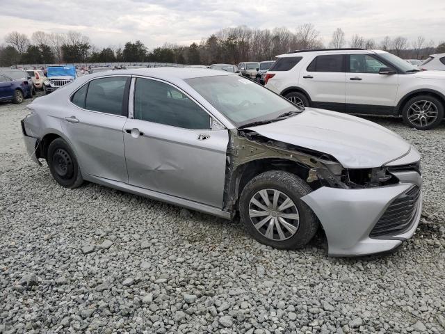 4T1B11HK5JU067698 - 2018 TOYOTA CAMRY L SILVER photo 4