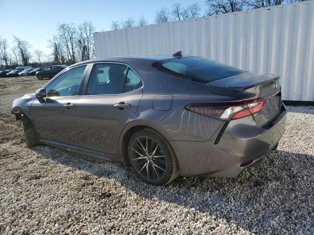 4T1G11AK6MU586389 - 2021 TOYOTA CAMRY SE GRAY photo 2